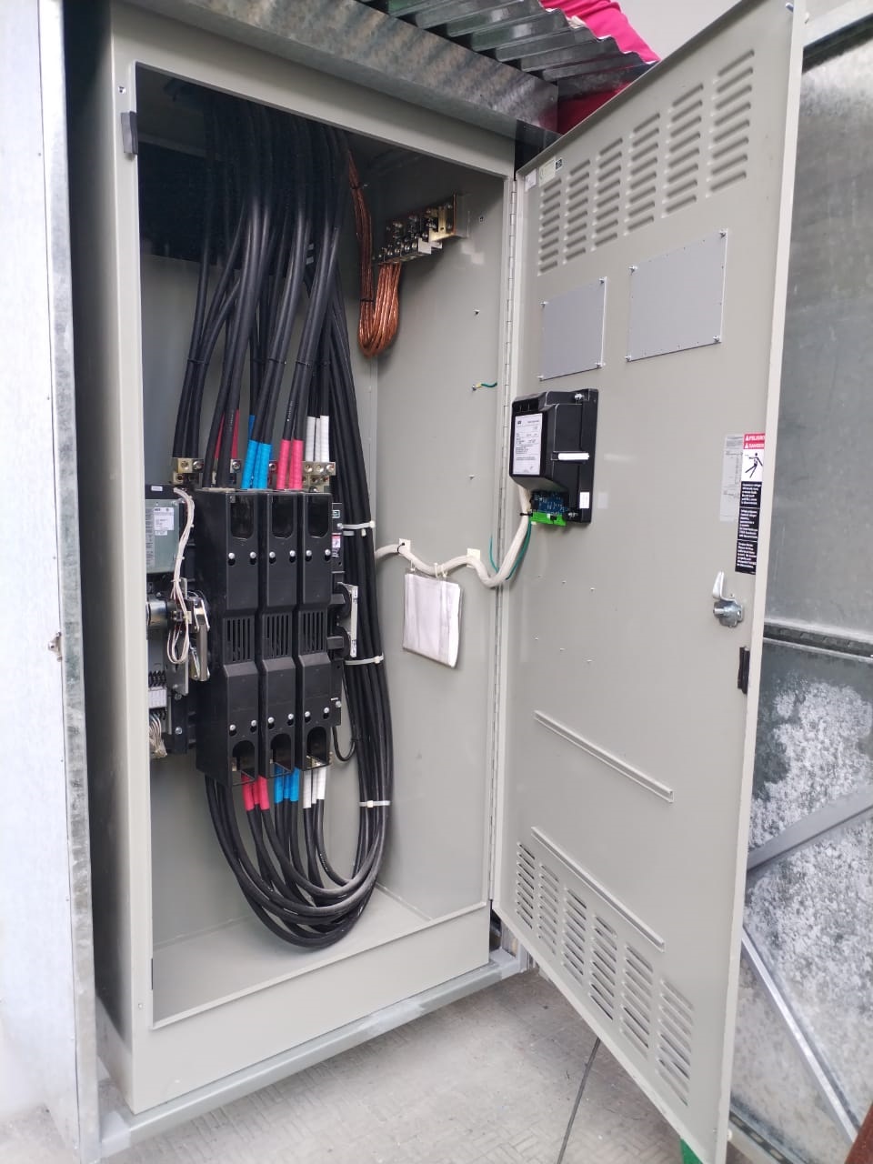 Proyecto de ingeniería electromecánica en Panamá